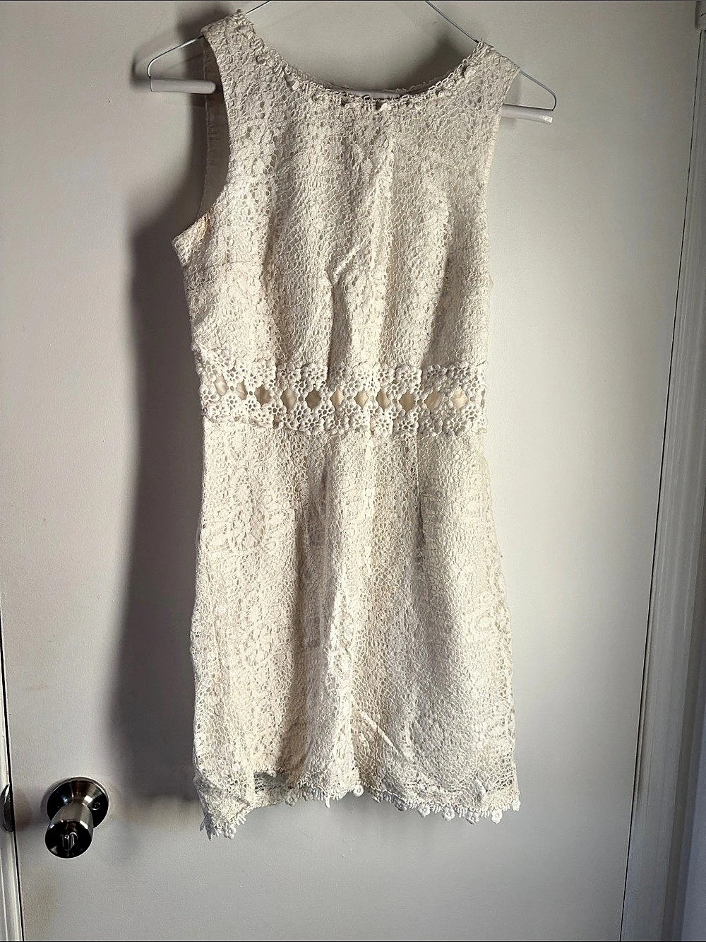 Topshop Lace Floral Mini Dress in White Size 6 Like New